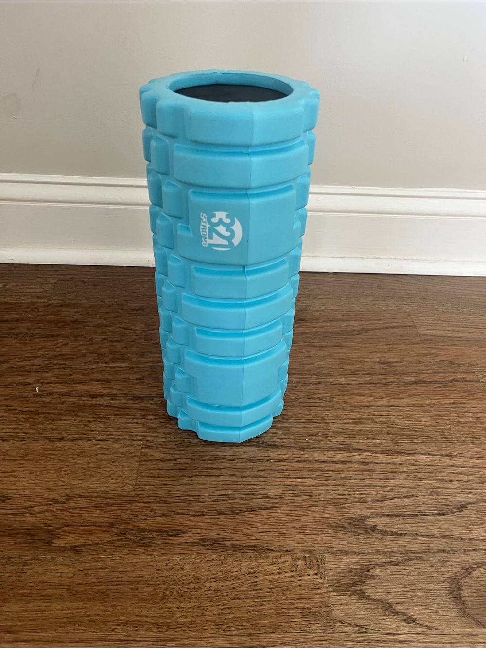 321 Strong Blue Textured Foam Roller